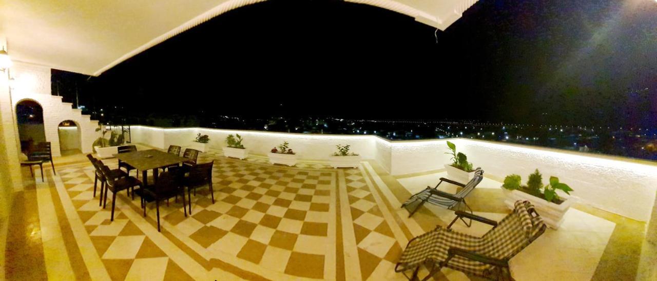 Apartamento Magnolia Luxury Penthouse Berat Exterior foto